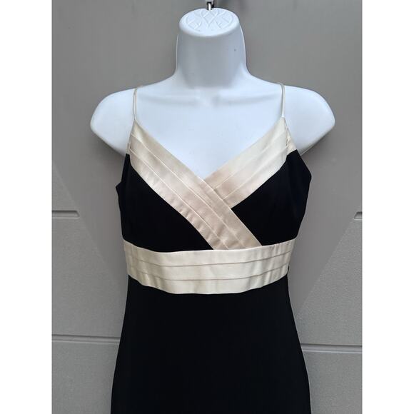 Ann Taylor Black/Ivory Babydoll Cocktail Dress Sz 2P Classic Preppy Timeless - Picture 7 of 11
